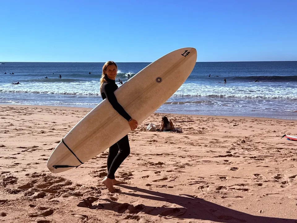 Susanne Hoheit beim Surfen