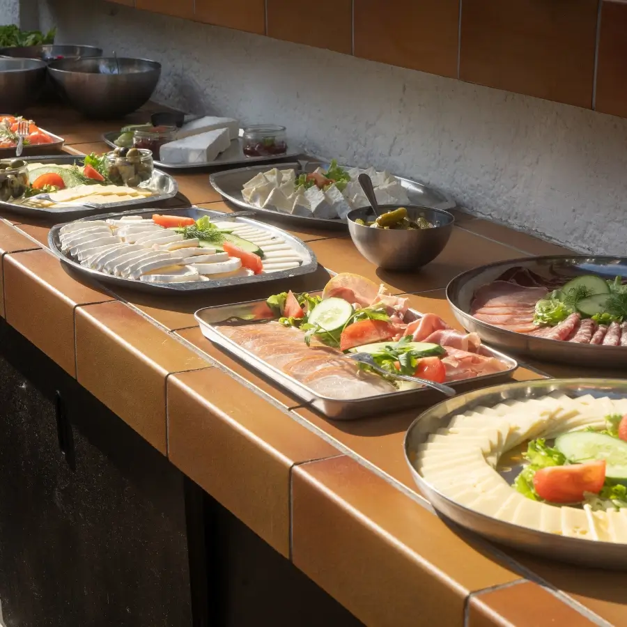 Frühstücksbuffet in der Lodge